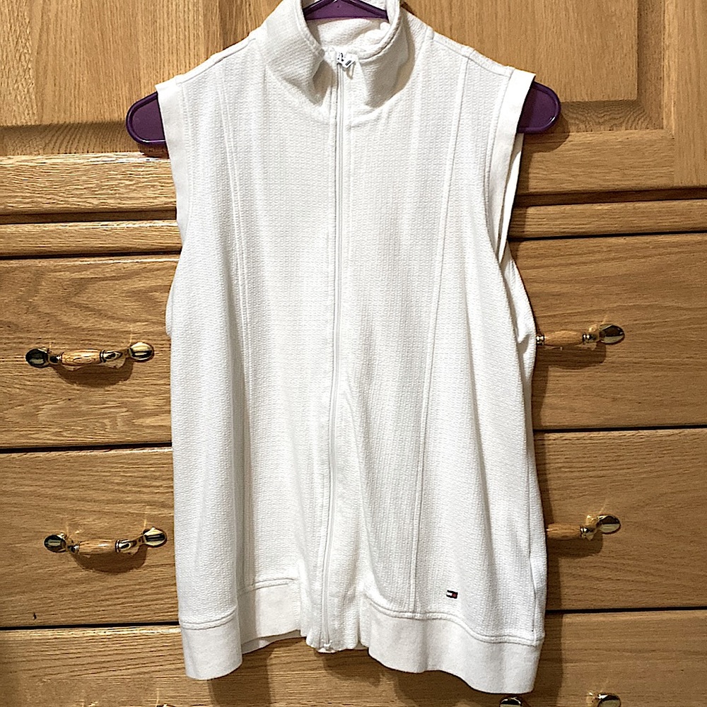 White sleeves top